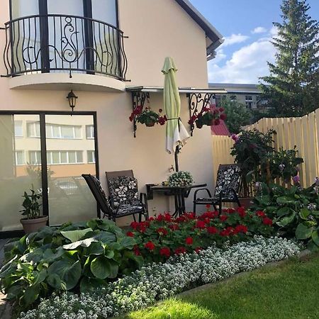 Guest House Nika - Cottages And Rooms In The Heart Of Palanga City Center Extérieur photo