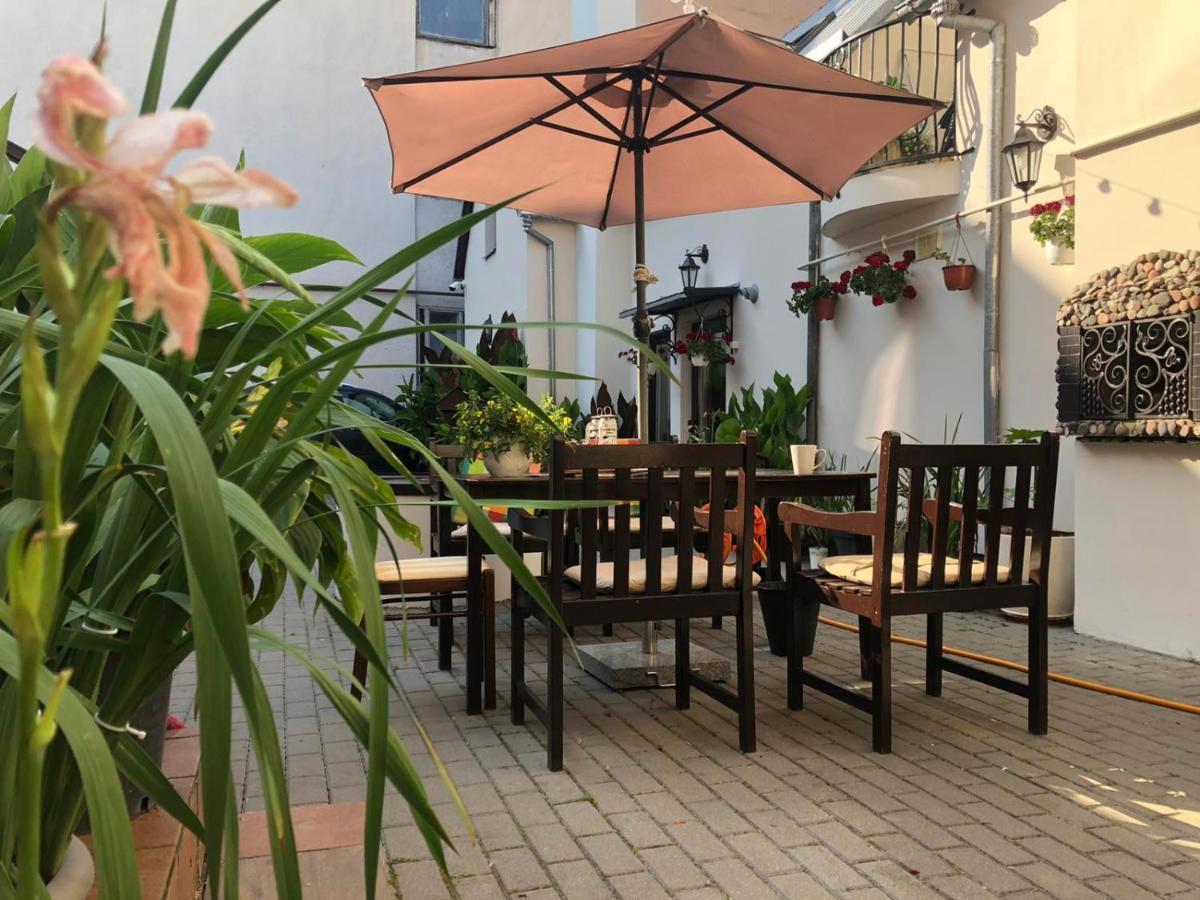 Guest House Nika - Cottages And Rooms In The Heart Of Palanga City Center Extérieur photo