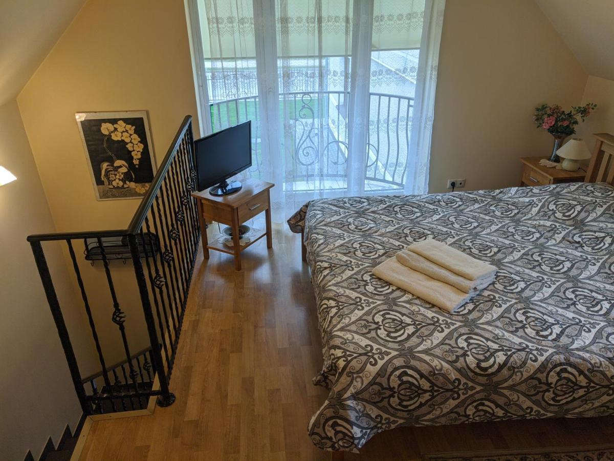 Guest House Nika - Cottages And Rooms In The Heart Of Palanga City Center Extérieur photo