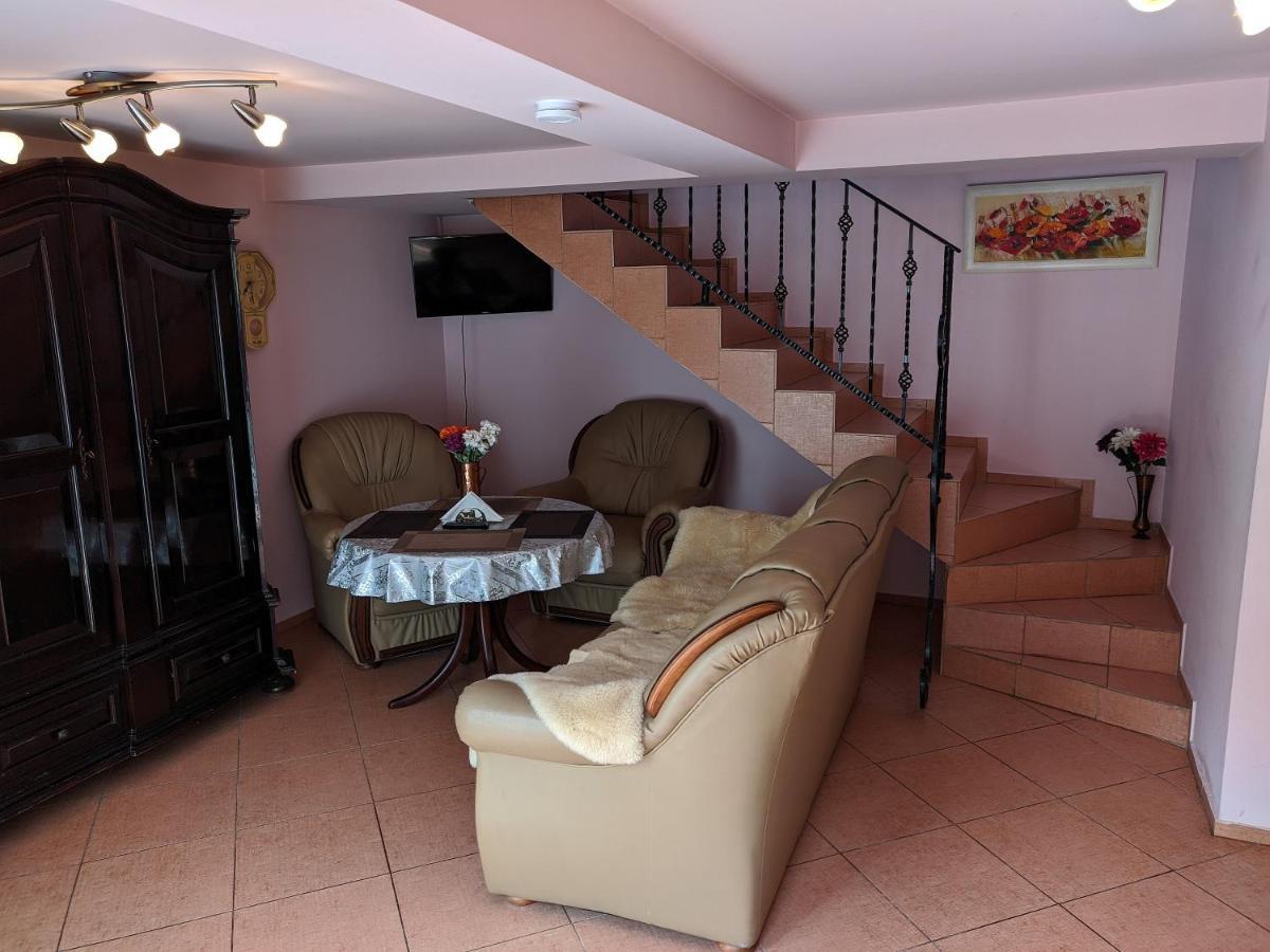 Guest House Nika - Cottages And Rooms In The Heart Of Palanga City Center Extérieur photo