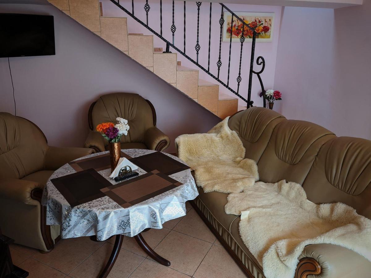 Guest House Nika - Cottages And Rooms In The Heart Of Palanga City Center Extérieur photo
