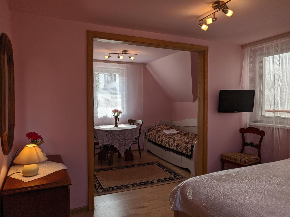 Guest House Nika - Cottages And Rooms In The Heart Of Palanga City Center Extérieur photo